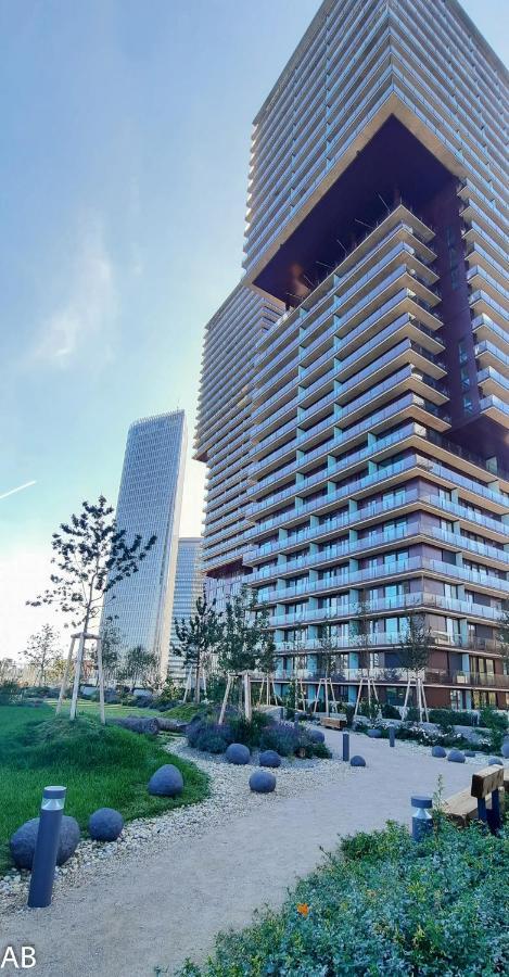 Superior Apartment & Rooftop Pool Wina Bagian luar foto