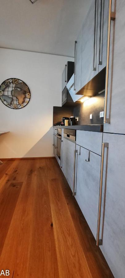 Superior Apartment & Rooftop Pool Wina Bagian luar foto