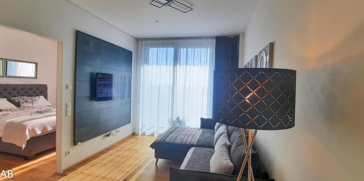 Superior Apartment & Rooftop Pool Wina Bagian luar foto