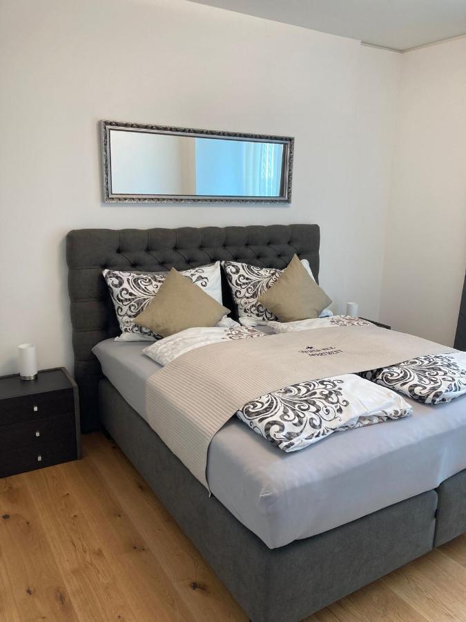 Superior Apartment & Rooftop Pool Wina Bagian luar foto